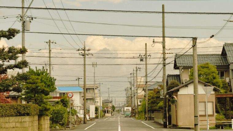 離れて暮らす親の「ケア未満期」にできること。見守りと安心のつくり方